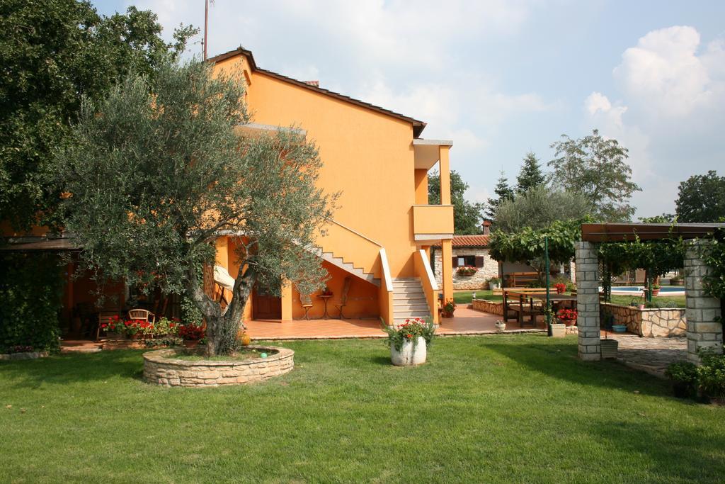 Sossa Apartments Umag Eksteriør bilde